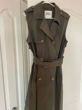 ZARA Olive-Green Sleeveless Trench Dress with Belt